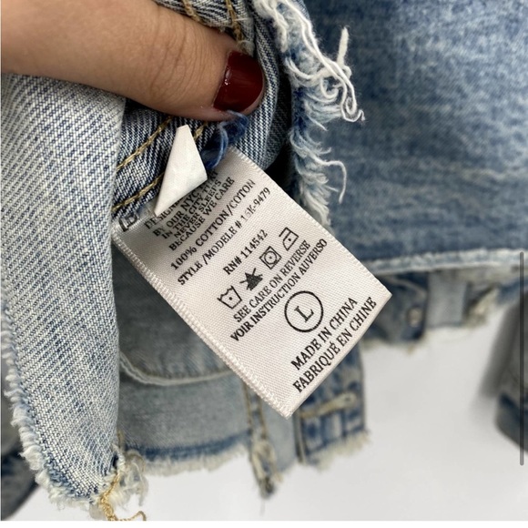 Blank NYC Denim Acid Wash Distressed hem Jean Jacket - Picture 5 of 5